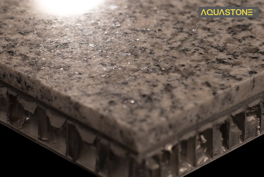 Độ mờ tự nhiên của đá honed giúp giảm chói, tôn lên vẻ đẹp tự nhiên của từng đường vân